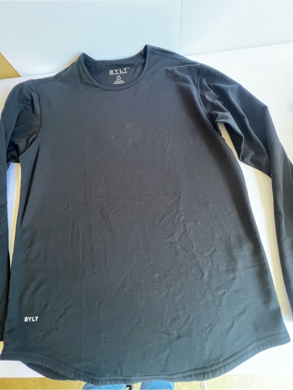 BYLT MEN’S BLACK DROP-CUT HEM LONG SLEEVE PREMIUM BASICS LUX TEE SHIRT 
LARGE